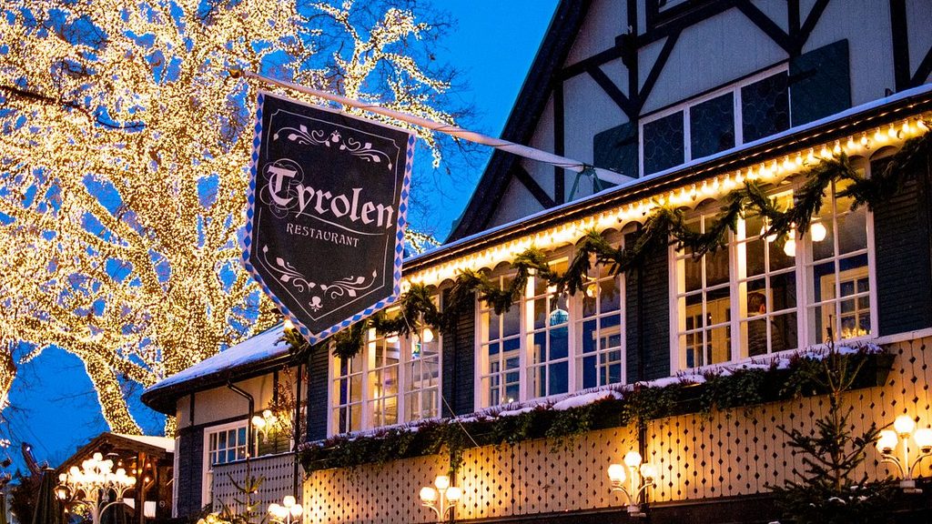 Julbelysning vid Tyrolen på Liseberg