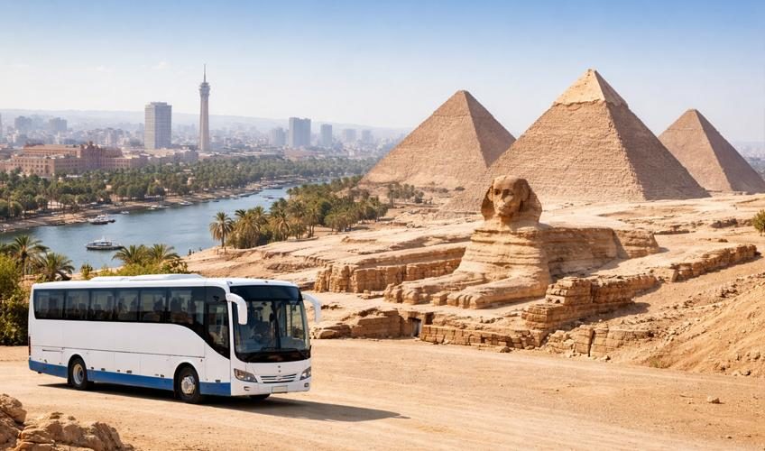 Pyramiderna i Giza utanför Kairo i Egypten