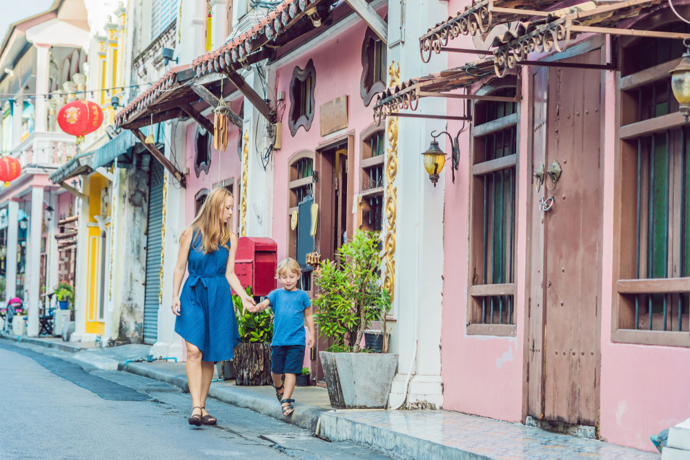 Färgglada hus i Phuket Old Town