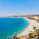 Strand vid billiga resor till Nice, Frankrike