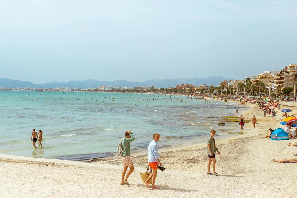 Strand och hotell vid Playa de Palma på Mallorca
